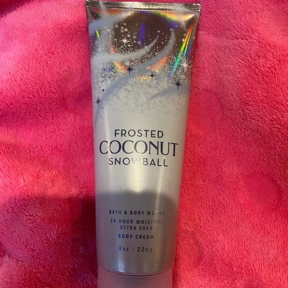 Frosted Coconut 🥥 Snowball - Picture 1 of 1